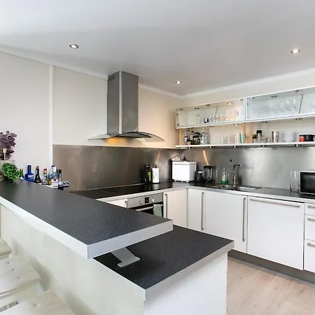 Daire Exclusive 4-room In The Heart Of Downtown